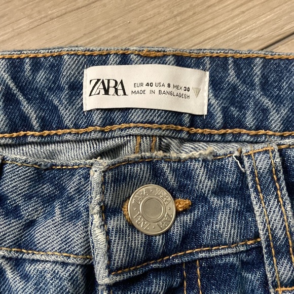 Zara | Distressed straight leg jeans - Picture 4 of 5
